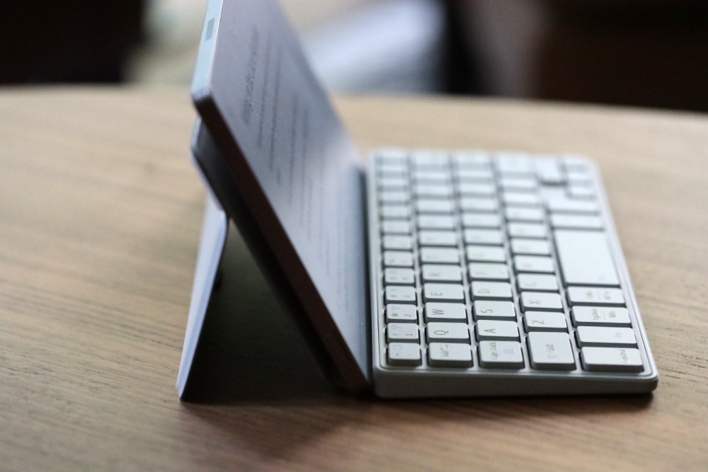 MoveWriter with the CACOE portable keyboard